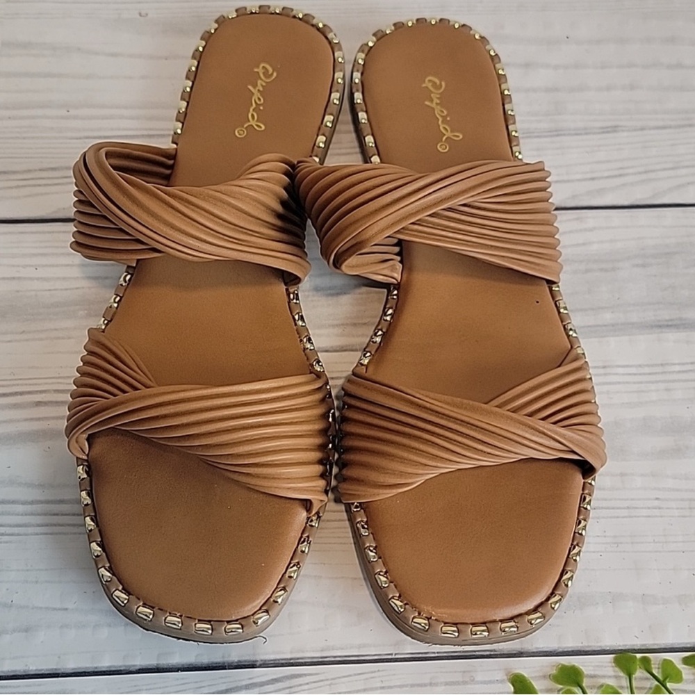 Qupid | Camel Brown Sandals with Criss-Cross Ribbed Straps and Gold Studs Size 8 - Picture 2 of 8